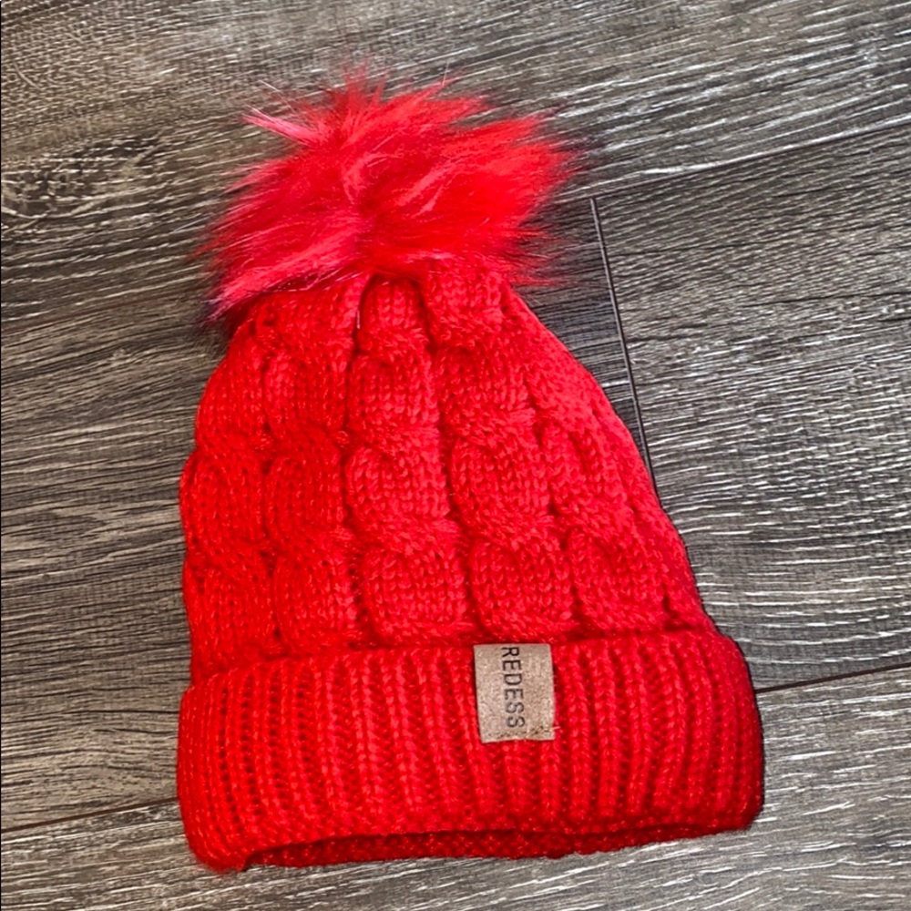 warm winter hat - Picture 2 of 3